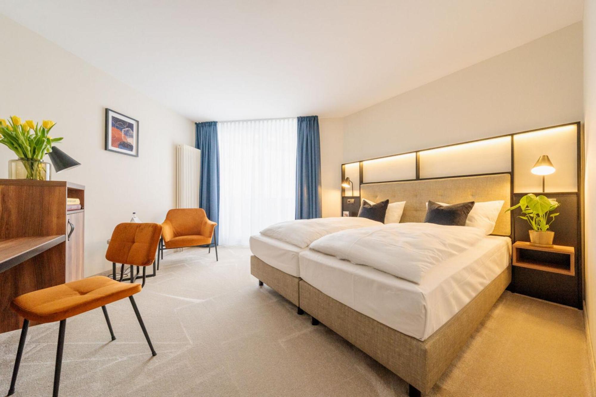 Deluxe Double Room with Side Sea View